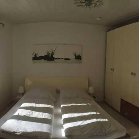 Schoene In Ruhiger Zentraler Lage Apartamento